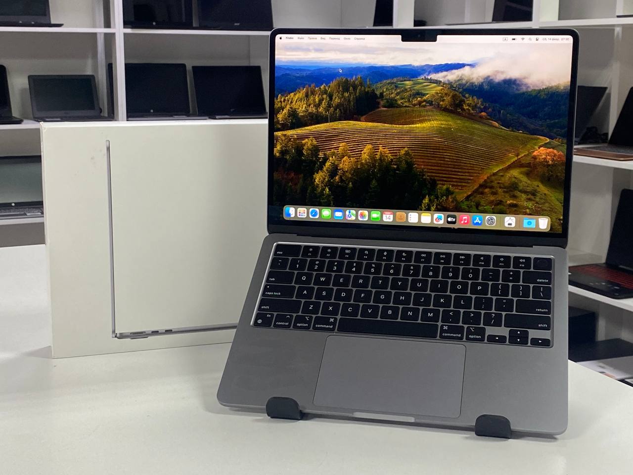 Ноутбук MacBook Air 13 2022 (БУ) - 13.6 2K/Apple M2/8GB/SSD 256GB/213 циклов 89%