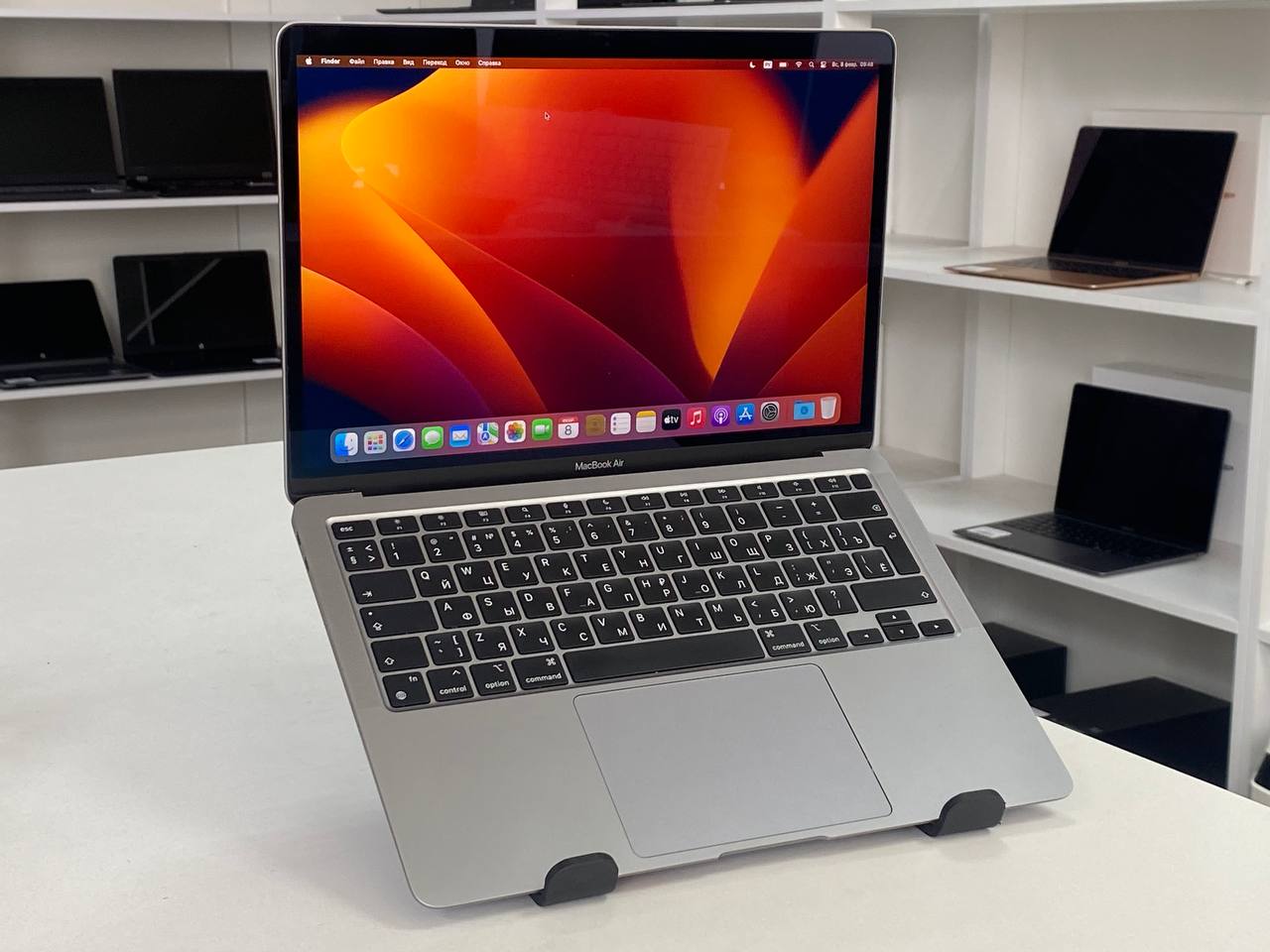 Ноутбук MacBook Air 12 2020 (БУ) - 13.3 2K/Apple M1/8GB/SSD 256GB/330 циклов 80%