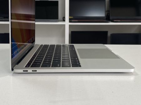 Ноутбук MacBook Pro 13 2017 (БУ) - Retina/Core i5/8GB/SSD 128GB/Iris Plus 640/1266 циклов 50%