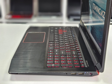 Ноутбук Acer Predator Helios 300 (Б/У) - 15.6 FHD/Core i7-7700HQ/8GB/SSD 256GB+1TB/GTX 1050 4GB