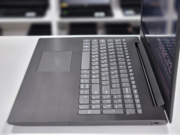 W_Ноутбук Lenovo IdeaPad 330 (Б/У) - 15.6 FHD/Core i3-7020U/4GB/SSD 128GB/MX 130