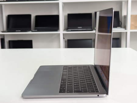 Ноутбук Apple MacBook Pro 13 (2017) (Б/У) - 13.3" Retina/Core i5/8GB DDR3/SSD 120GB