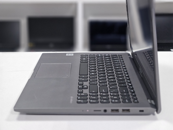 Ноутбук Asus VivoBook 15 (Б/У) - 15.6 FHD/Core i3-10110U/8GB/SSD 256GB/UHD