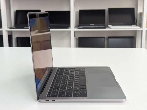 Ноутбук Apple MacBook Pro 13 (2017) (Б/У) - 13.3" Retina/Core i5/8GB DDR3/SSD 120GB