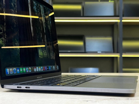 Ноутбук MacBook Pro 13 2020 (БУ) - 13.3 2K/Core i5/8GB/SSD 256GB/42 цикла 100%