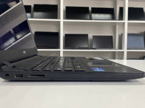 Ноутбук Acer Aspire ES1 – 15.6 HD/Celeron N3060/4GB/SSD 60GB/HD Graphics