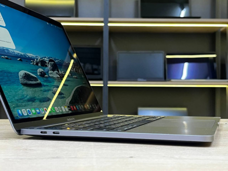 Ноутбук MacBook Pro 13 2022 (БУ) - 13.3 2K/Apple M2/8GB/SSD 512GB/56 циклов 99%