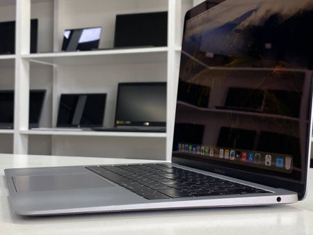 Ноутбук MacBook Air 13 2019 (БУ) - 13.3 2K/Core i5/8GB/SSD 128GB/UHD/649 циклов 86%