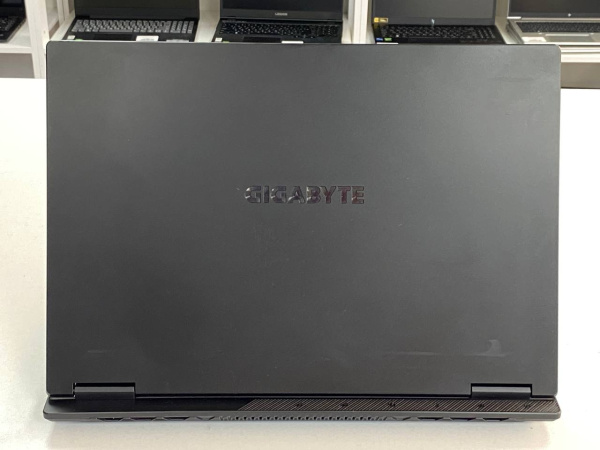 Ноутбук Gigabyte Gaming A16 (БУ) - 165Hz 16 FHD/Core i7-13620H/16GB/SSD 1TB/RTX 5050 8GB