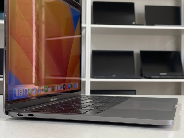 Ноутбук MacBook Pro 13 2017 (БУ) - 13.3 2K/Core i5/8GB/SSD 128GB/Iris Plus/1091 циклов 53%