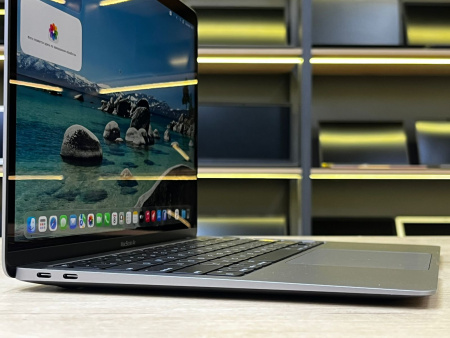 Ноутбук MacBook Air 13 2020 (БУ) - 13.3 2K/Apple M1/8GB/SSD 256GB/99% 50циклов