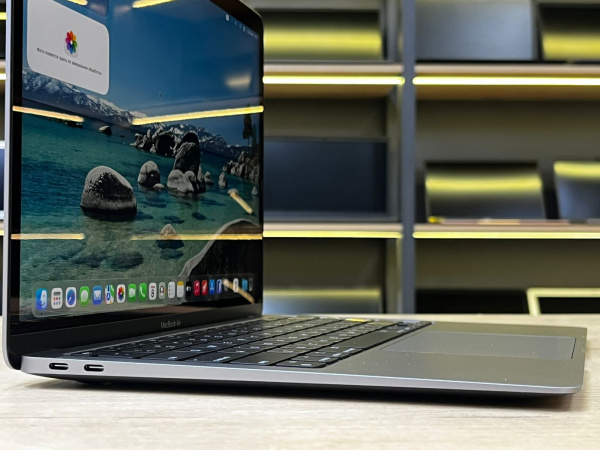 Ноутбук MacBook Air 13 2020 (БУ) - 13.3 2K/Apple M1/8GB/SSD 256GB/99% 50циклов