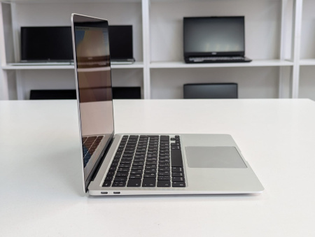 Ноутбук Apple MacBook Air 13 2020 (Б/У) - 13.3"Retina/Apple M1/8GB/SSD 256GB