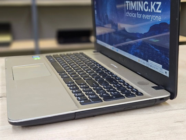 Ноутбук Asus Vivobook 15 (Б/У) - 15.6 HD/Core i3-6006U/4GB/SSD 256GB/UHD