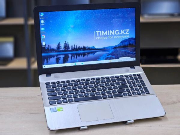 Ноутбук Asus Vivobook 15 (Б/У) - 15.6 HD/Core i3-6006U/4GB/SSD 256GB/UHD