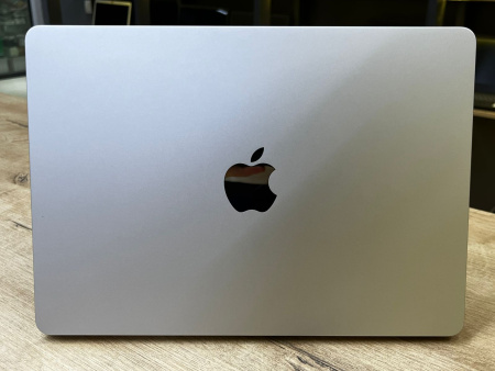 Ноутбук MacBook Air 13 2024 (БУ) - 13.6 2K/Apple M3/8GB/256GB/100% 35 циклов
