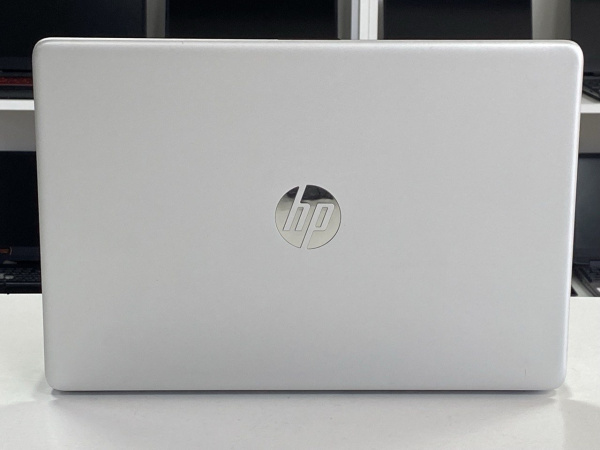 Ноутбук HP Laptop 15 (БУ) - 15.6 FHD/Сore i3-1005G1/4GB/SSD 240GB/UHD
