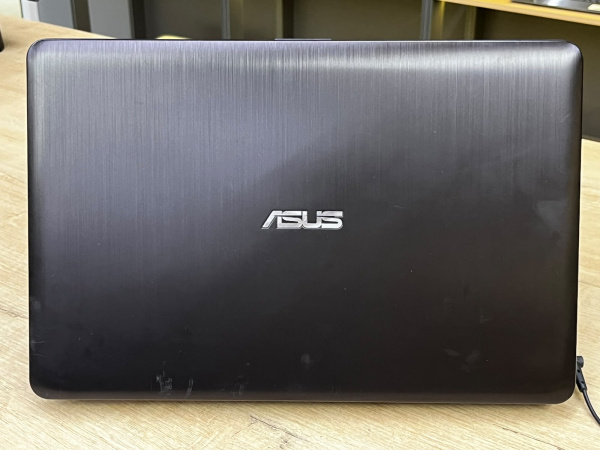 Ноутбук Asus X540U (Б/У) - 60Hz 15.6" FHD/Core i3-6006U/4GB/SSD 128 GB/GeForce 920MX