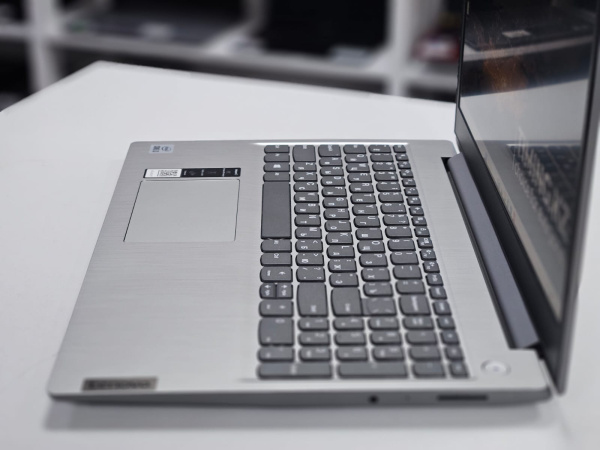 W_Ноутбук Lenovo IdeaPad 3 (Б/У) - 15.6 FHD/Core i3-10110U/4GB/SSD 120GB/UHD