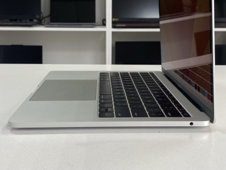 Ноутбук MacBook Pro 13 2017 (БУ) - Retina/Core i5/8GB/SSD 128GB/Iris Plus 640/1266 циклов 50%