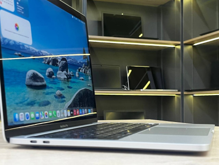 Ноутбук MacBook Pro 13 2020 (БУ) - 13.3 2K/Core i5/16GB/SSD 1TB/Iris Plus/496 циклов 85%