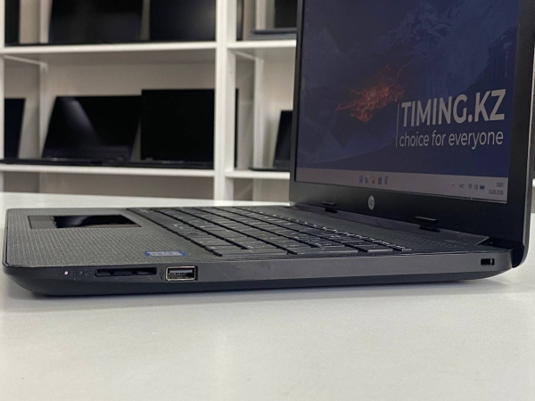 Ноутбук HP Laptop 15 (БУ) - 15.6 HD/Core i5-8250U/8GB/SSD 128GB/UHD