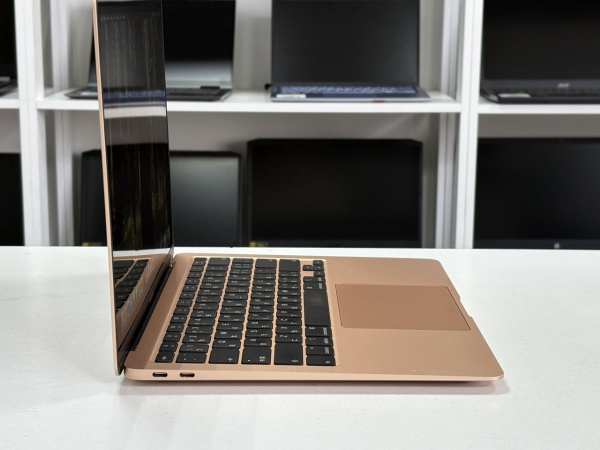 Ноутбук MacBook Air 13 (2020) (БУ) - Retina/i3/8GB/SSD 256GB