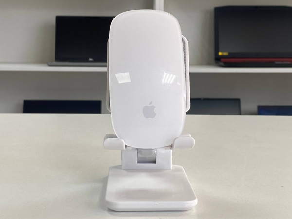 Magic Mouse 2 A1657 (Б/У) – беспроводная / Bluetooth / Multi-Touch