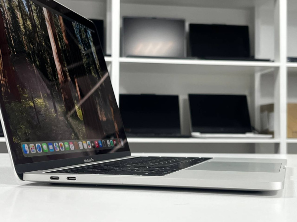 Ноутбук MacBook Pro 13 2020 (БУ) - 13.3 2K/Core i5/8GB/SSD 128GB/176 циклов 82%