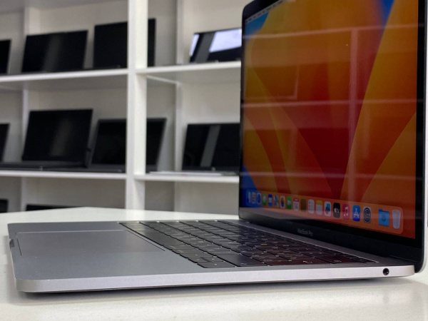 Ноутбук MacBook Pro 13 2017 (БУ) - 13.3 2K/Core i5/8GB/SSD 128GB/Iris Plus/1091 циклов 53%