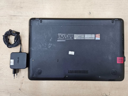 Ноутбук Asus Vivobook 15 (Б/У) - 15.6 HD/Core i3-6006U/4GB/SSD 256GB/UHD