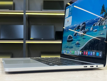 Ноутбук MacBook Pro 13 2020 (БУ) - 13.3 2K/Core i5/16GB/SSD 1TB/Iris Plus/496 циклов 85%