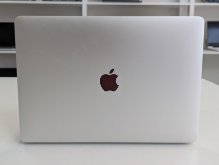 Ноутбук Apple MacBook Air 13 2020 (Б/У) - 13.3"Retina/Apple M1/8GB/SSD 256GB