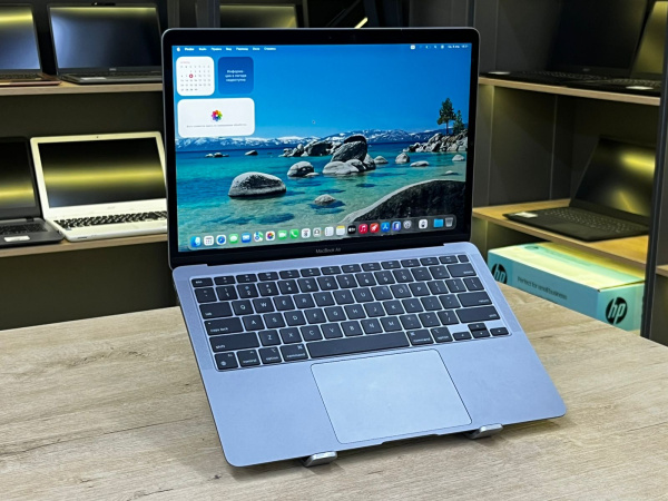 Ноутбук MacBook Air 13 2020 (БУ) - 13.3 2K/Apple M1/8GB/SSD 256GB/99% 50циклов