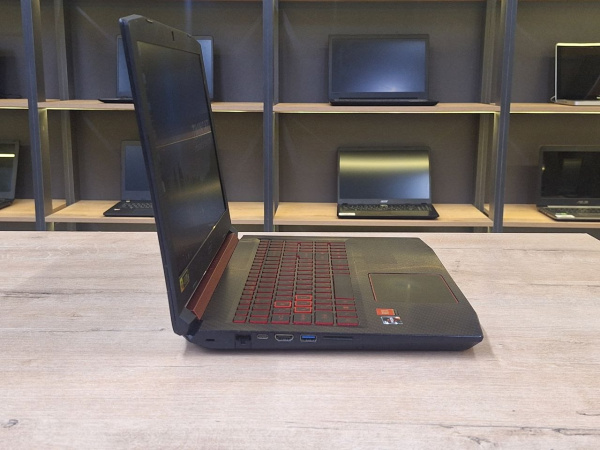 W_Ноутбук Acer Nitro AN515 (Б/У) - 15.6 HD 60Hz /Ryzen 5 2500U/8 ГБ/SSD 240 ГБ + HDD 500 ГБ/RX 560 4 ГБ