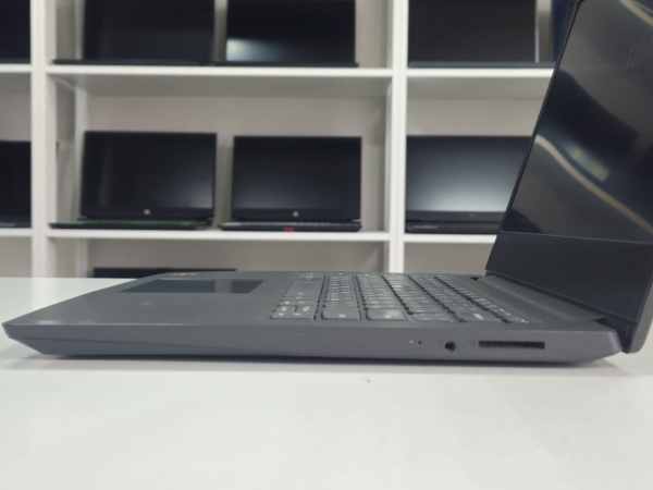 W_Ноутбук Lenovo V14 (БУ) - 14" FHD TN/Athlon Gold 3150U/8GB DDR4/SSD 128GB/Radeon Graphics