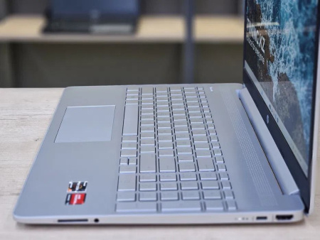 Ноутбук HP Laptop 15 (Б/У) - 15.6 FHD/Ryzen 7 5700U/8GB/SSD 512GB/Radeon Graphics