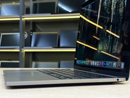 Ноутбук MacBook Pro 13 2020 (БУ) - 13.3 2K/Core i5/8GB/SSD 256GB/42 цикла 100%