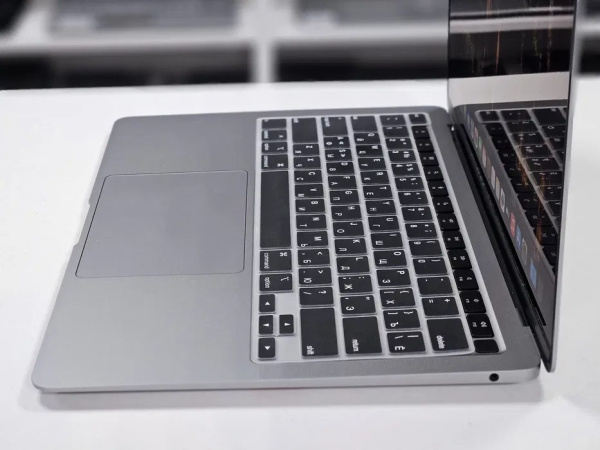 Ноутбук MacBook Air 13 2020(Б/У) - 13.3 2K/Apple M1/8GB/SSD 256GB/Циклов 194 88%