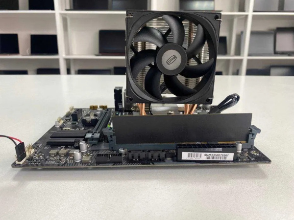 Мат. плата Gigabyte H610m/Core i5-12400F/8GB/SSD 512GB (Б/У)!