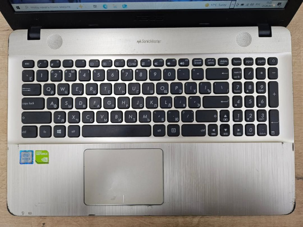 Ноутбук Asus Vivobook 15 (Б/У) - 15.6 HD/Core i3-6006U/4GB/SSD 256GB/UHD