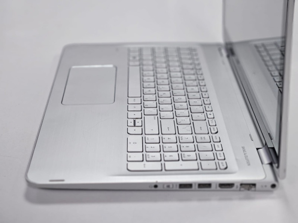 Ноутбук HP Envy 15 (Б/У) - 15.6 HD Touch/Core i5-5200U/8GB/SSD 128GB/HD Graphics