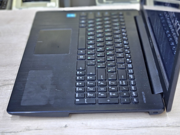 Ноутбук Asus X553 (Б/У) - 15.6 HD/Pentium N3540/4GB/SSD 240GB/HD Graphics