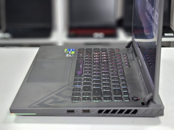 Ноутбук Asus ROG Strix G16 (Б/У) - 16" 2K 240Hz/Core i7-13650HX/16GB/SSD 1TB/RTX 4060 8GB