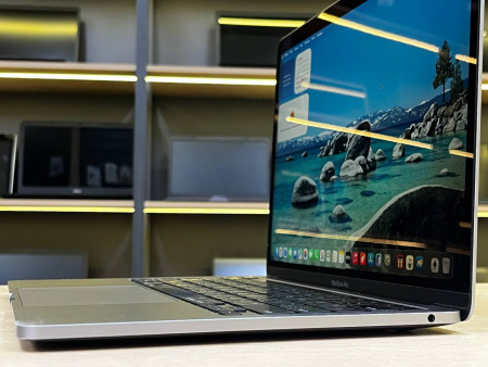 Ноутбук MacBook Pro 13 2022 (БУ) - 13.3 2K/Apple M2/8GB/SSD 512GB/56 циклов 99%